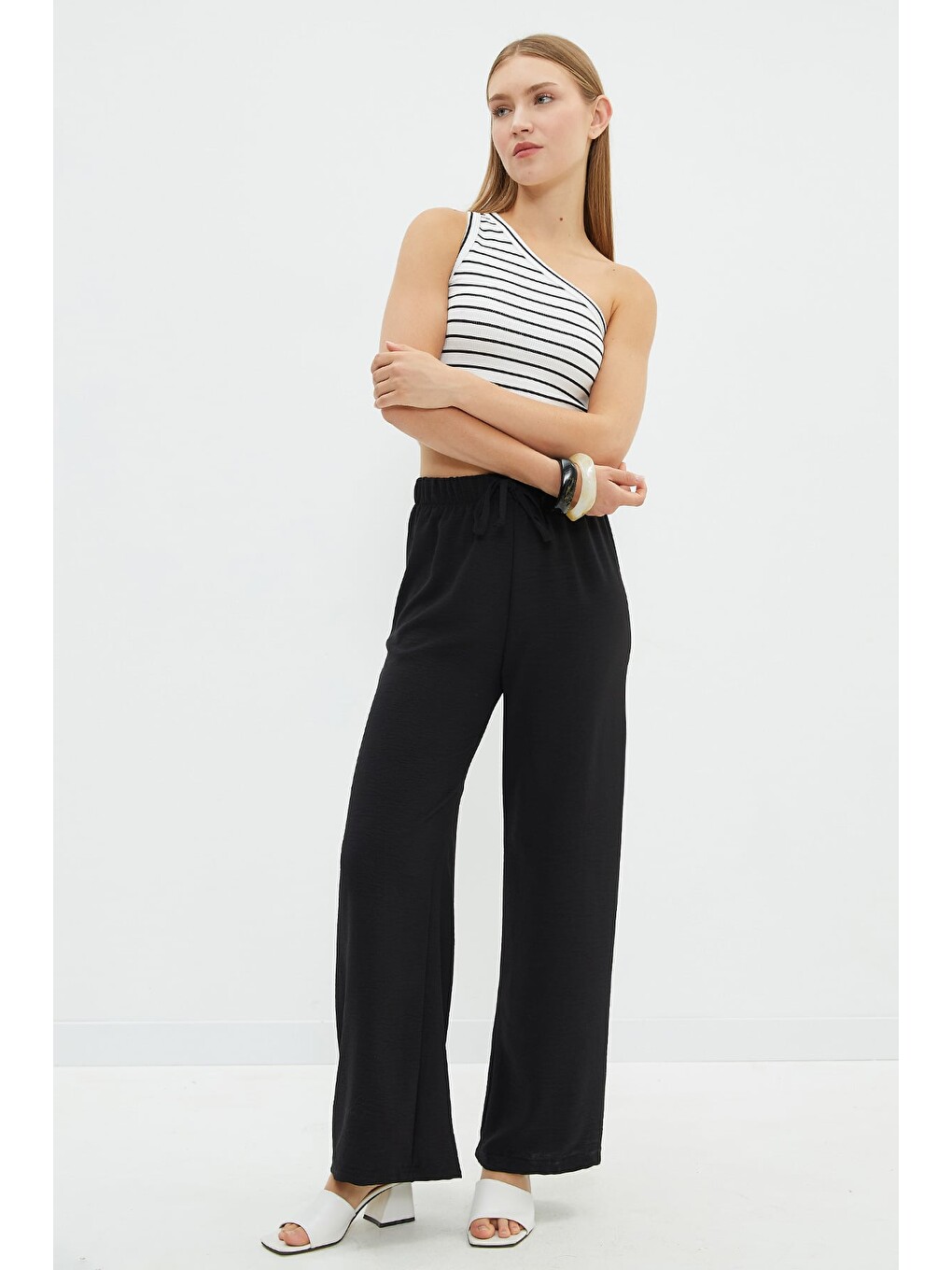 Siyah Beli Lastikli Ayrobin Kumaş Pantolon-2