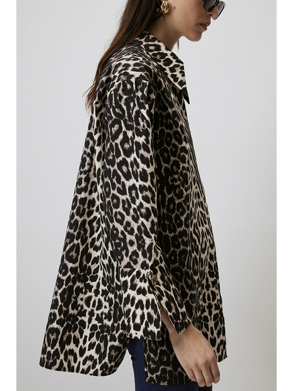 Siyah Geniş Manşetli Desenli Gömlek-4