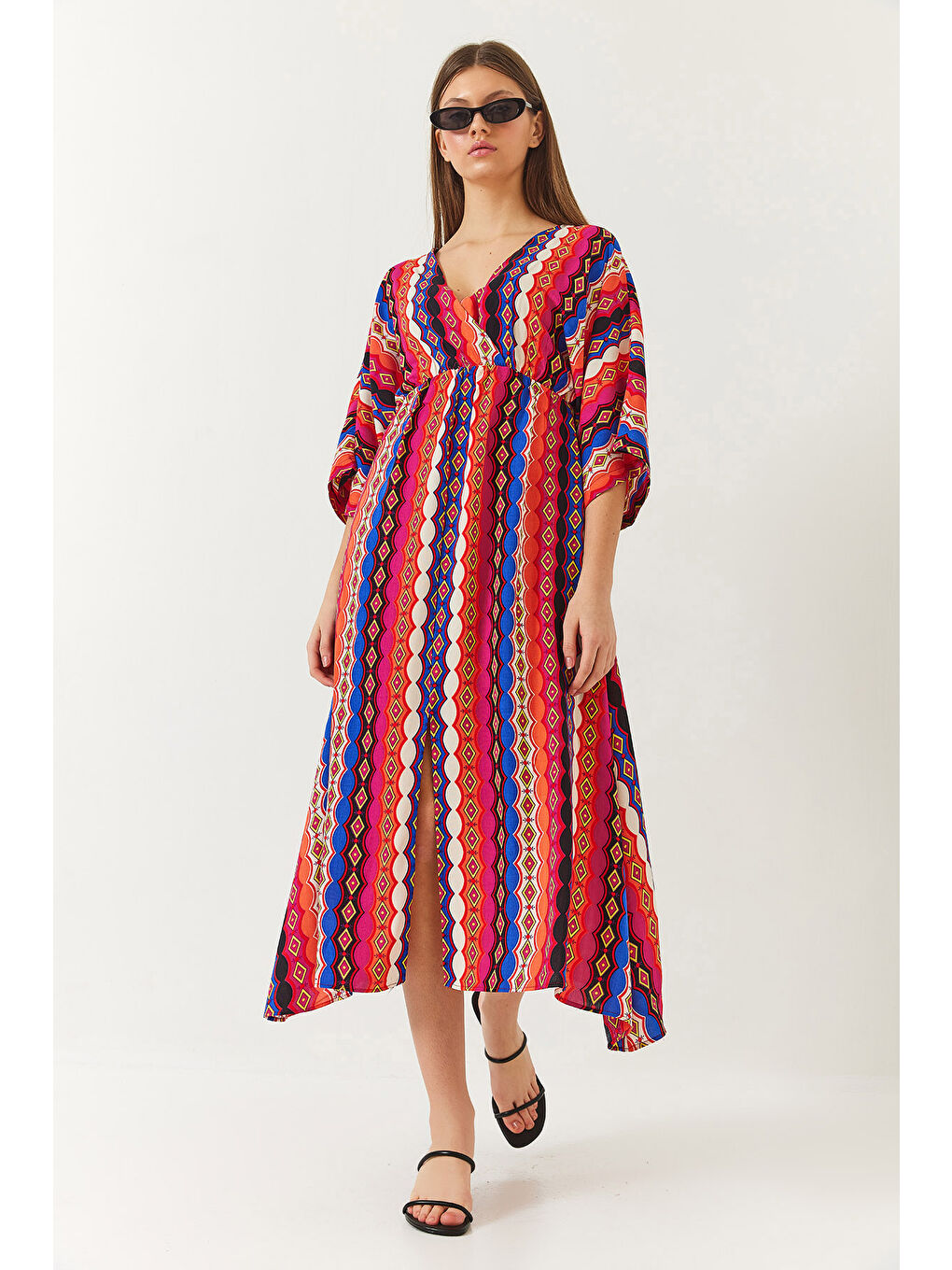 Fuşya Kadın Kruvaze V Yaka Önden Yırtmaç Detaylı Desenli Elbise-4