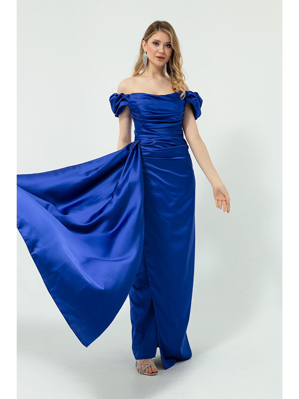 Mavi Kadın Saks Kayık Yaka Kuyruklu Uzun Saten Abiye & Mezuniyet Elbisesi-3