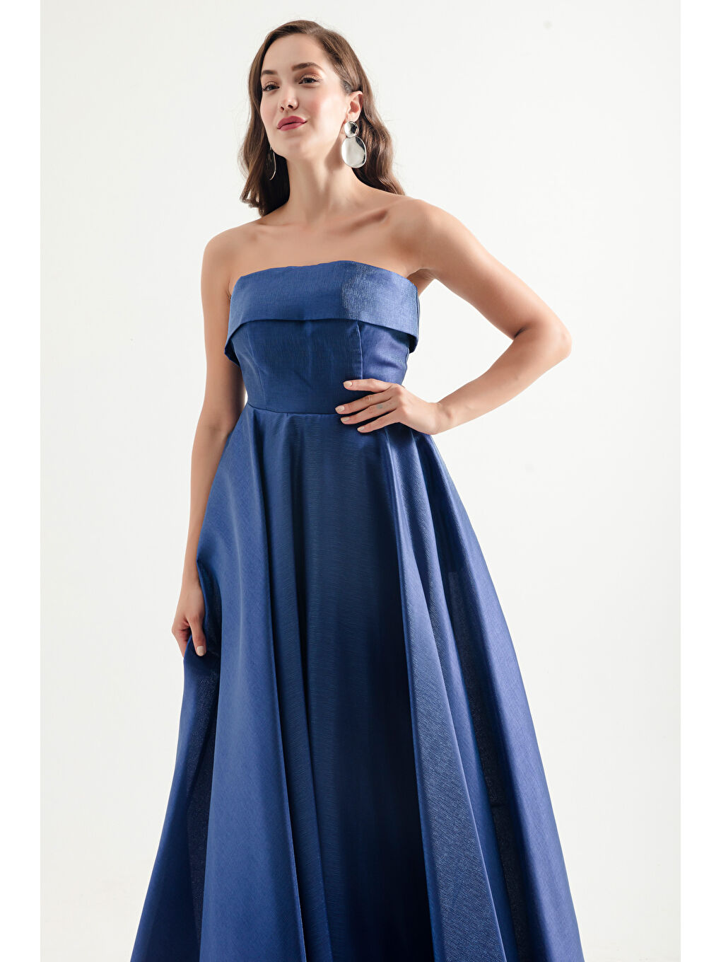 Kadın İndigo Straplez Kloş Kesim Tül Abiye Elbise-4