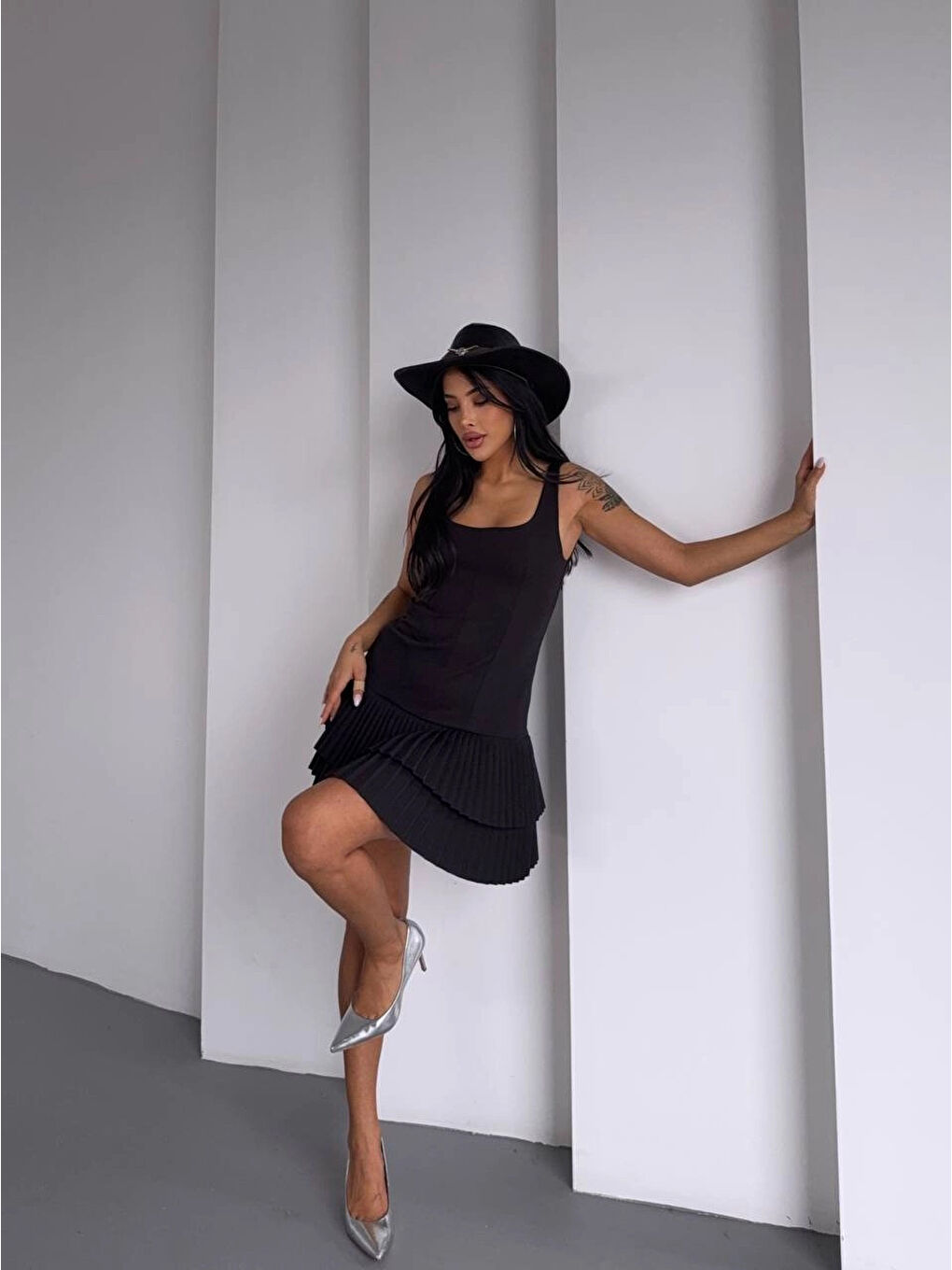 Kadın Siyah Pileli Şortlu Mini Elbise HZL25S-FRY122991-1