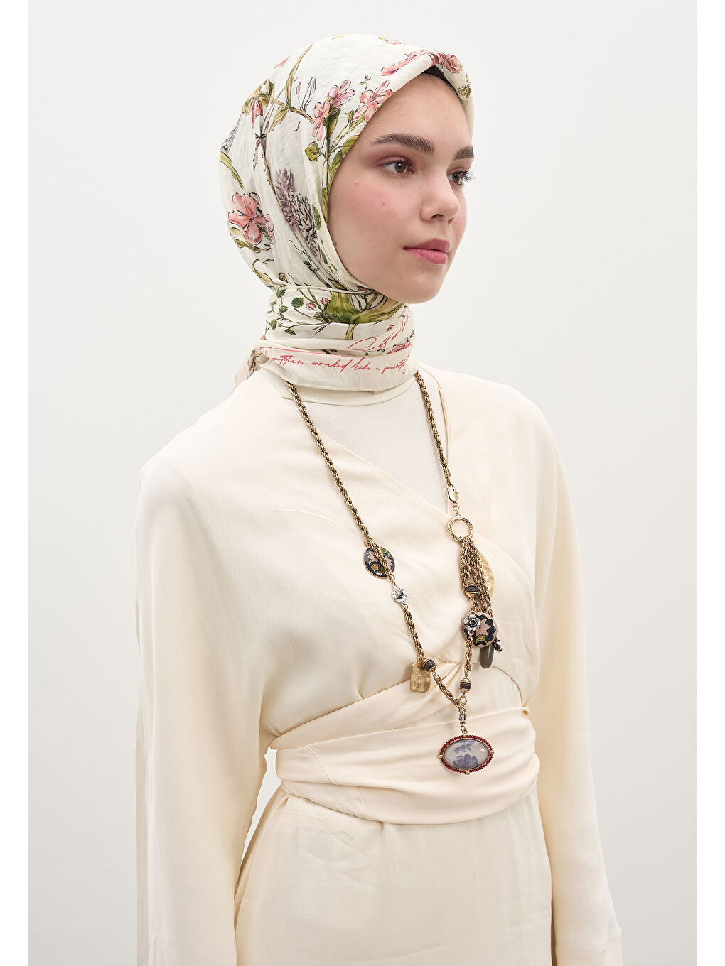 Garden Joy Desen Pamuklu Viskon Eşarp Bej