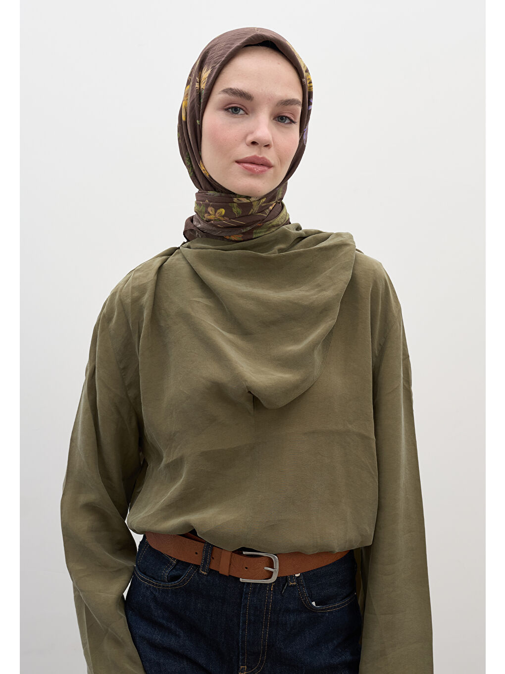 Kahverengi Garden Joy Desen Pamuklu Viskon Eşarp Kahve-2