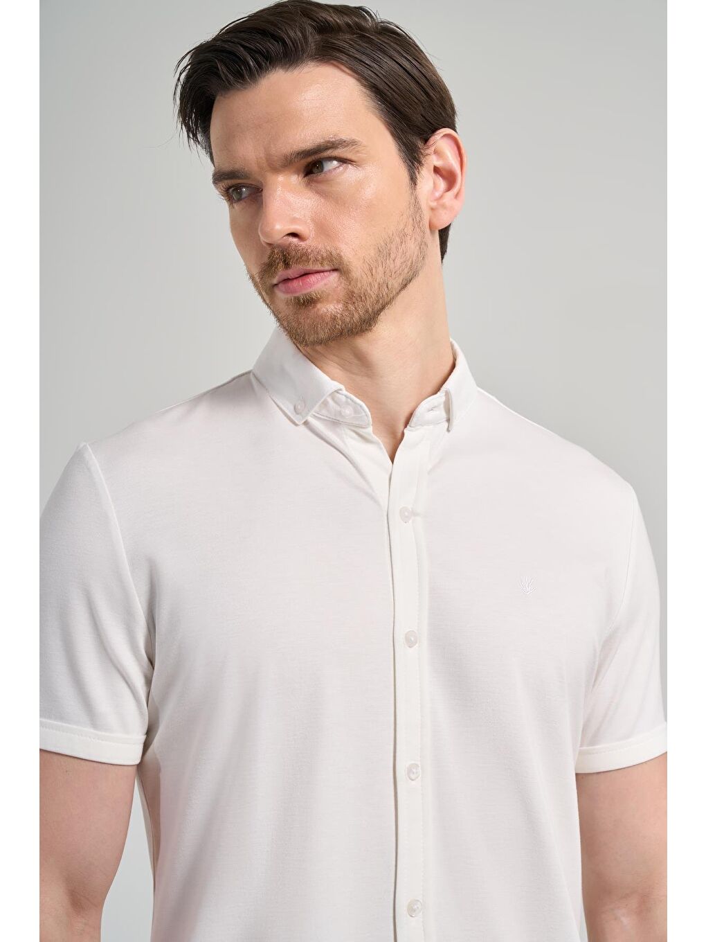 İMZA Beyaz Kısa Kol Düz Örme İtalyan Yaka Düğmeli Cepsiz Pamuklu Classic Slim Fit Gömlek 1004250156_600 - 3
