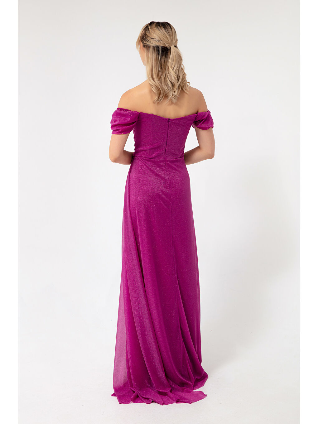 Kadın Fuşya Kayık Yaka Drapeli Yırtmaçlı Uzun Simli Abiye Elbise-4