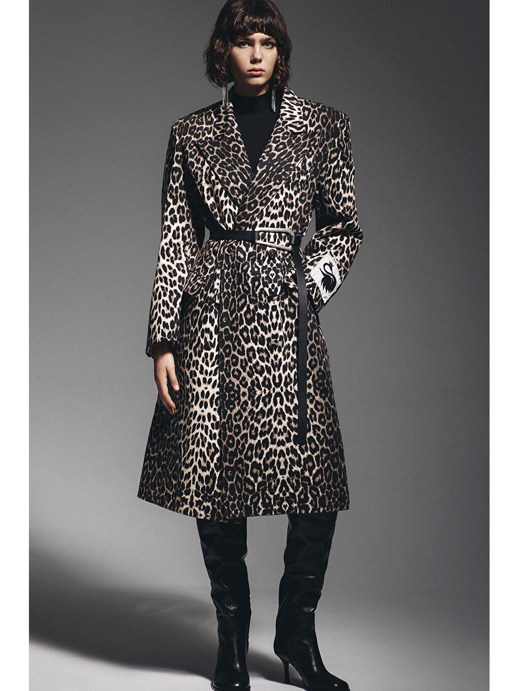 Siyah Leopar Desenli Uzun Ceket