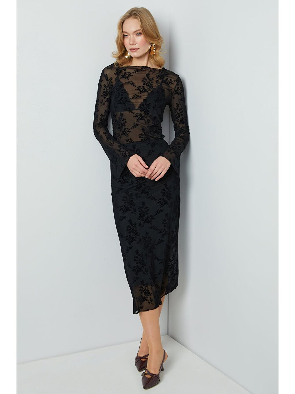 Siyah Beli Lastikli Çiçek Kabartmalı Astarlı Tül Etek-1