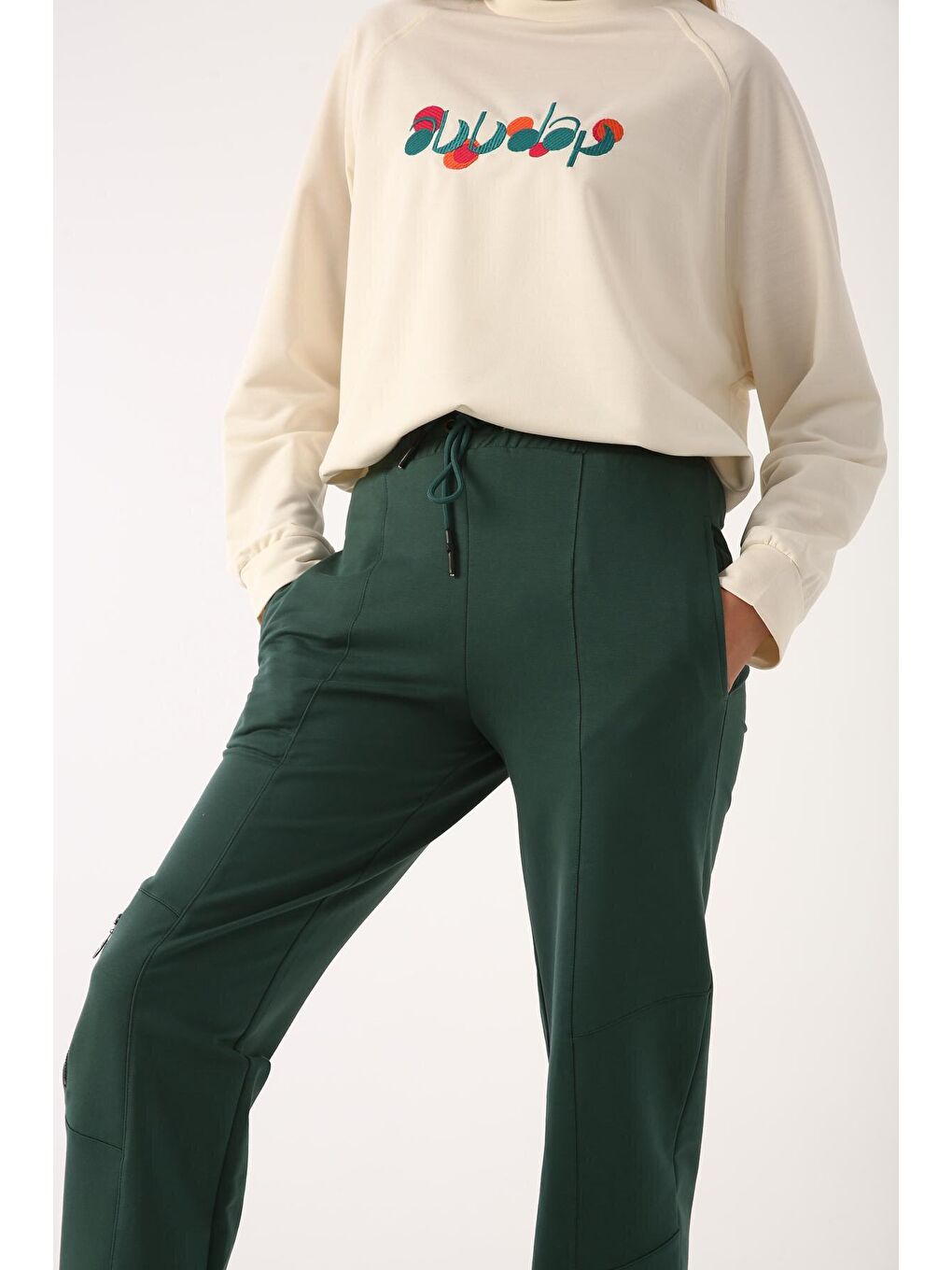 Zümrüt Yeşili Beli Lastikli Dizi Cep Detaylı Eşofman Altı