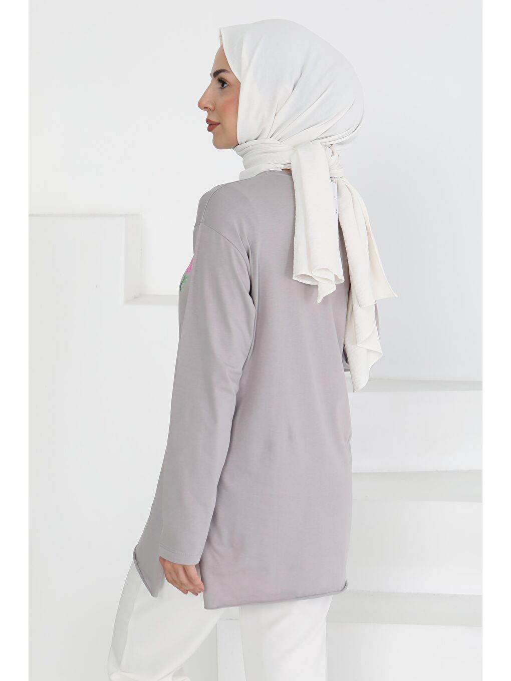 Kadın Bisiklet Yaka Çiçek Baskılı Tunik Açik Gri - 27197-3