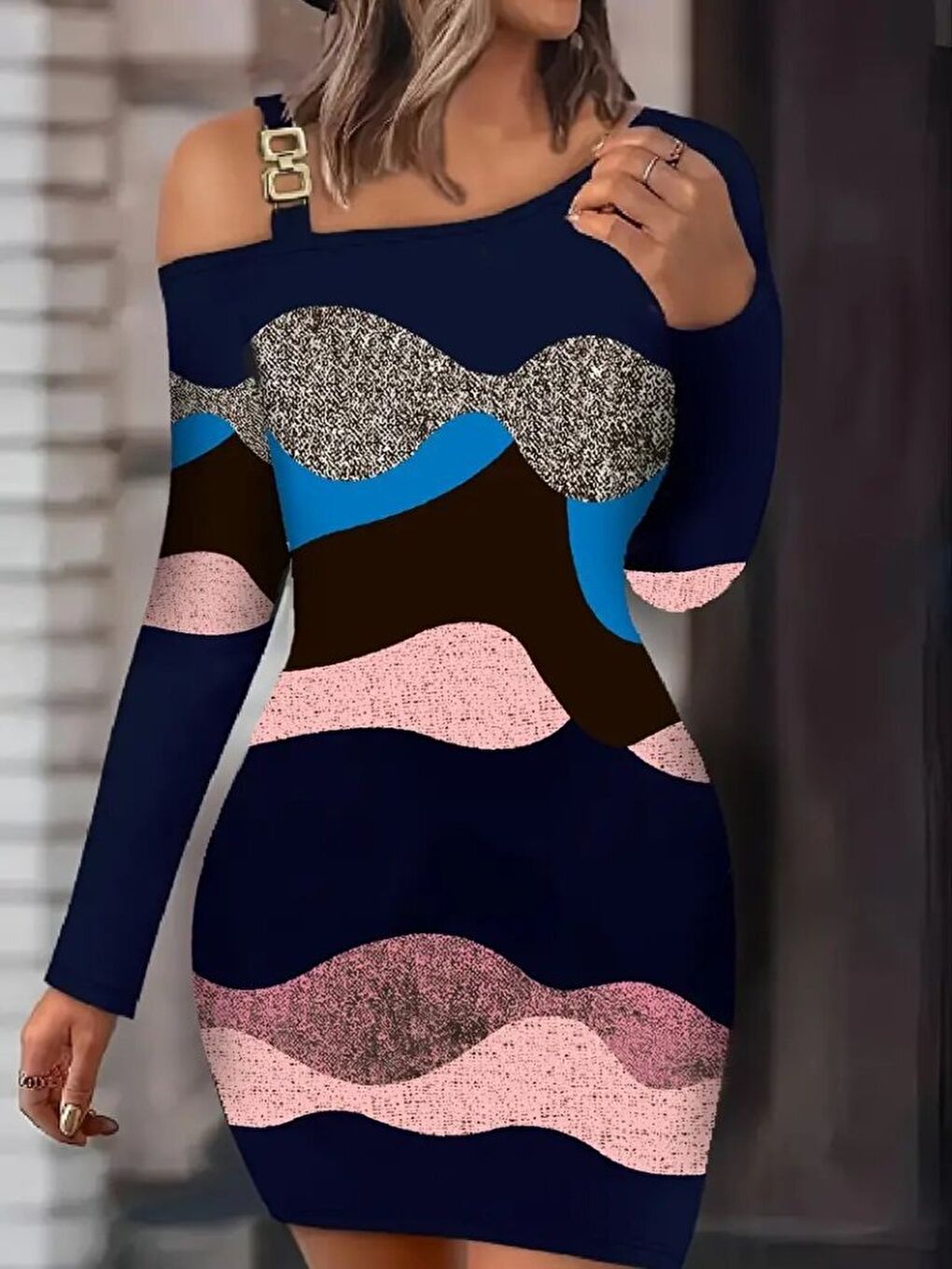 Siyah Kadın Uzun Kollu Tek Omuzu Askı Toka Detaylı Kısa Dalgıç Elbise