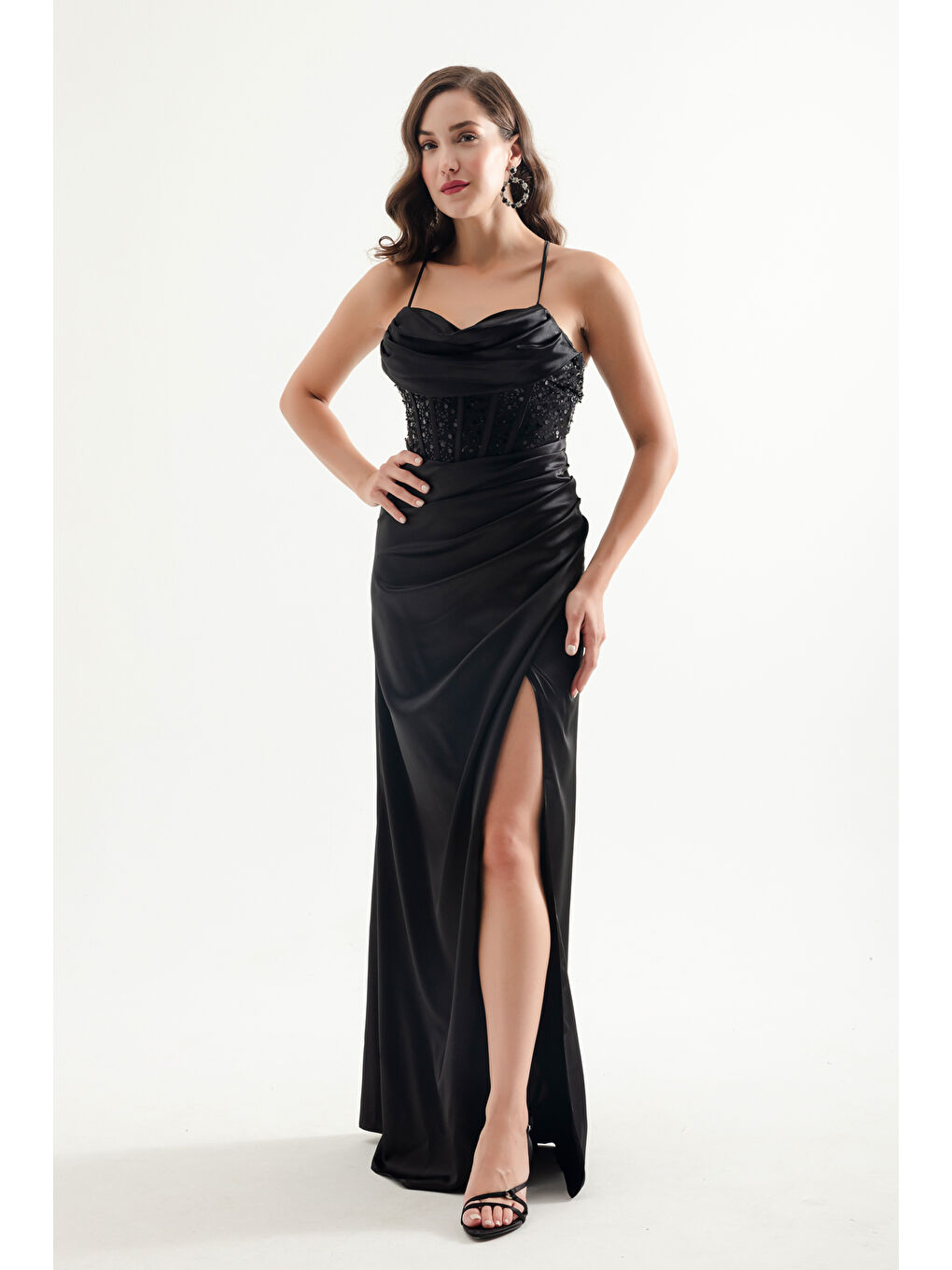 Kadın Siyah İnce Askılı Drape Detaylı Uzun Abiye Elbise