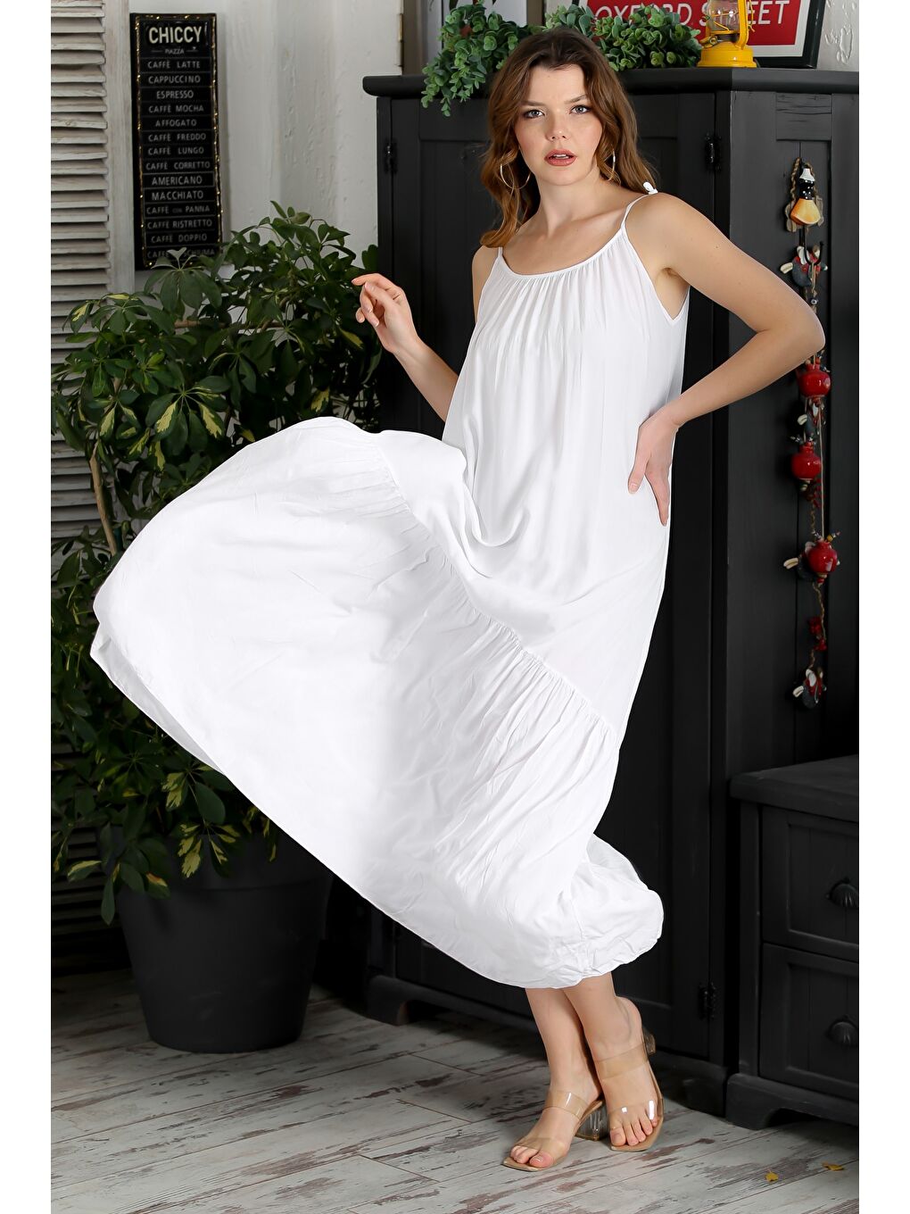 İtalyan Beyaz Askılı Etek Ucu Fırfırlı Casual Dokuma Elbise 130 62-2