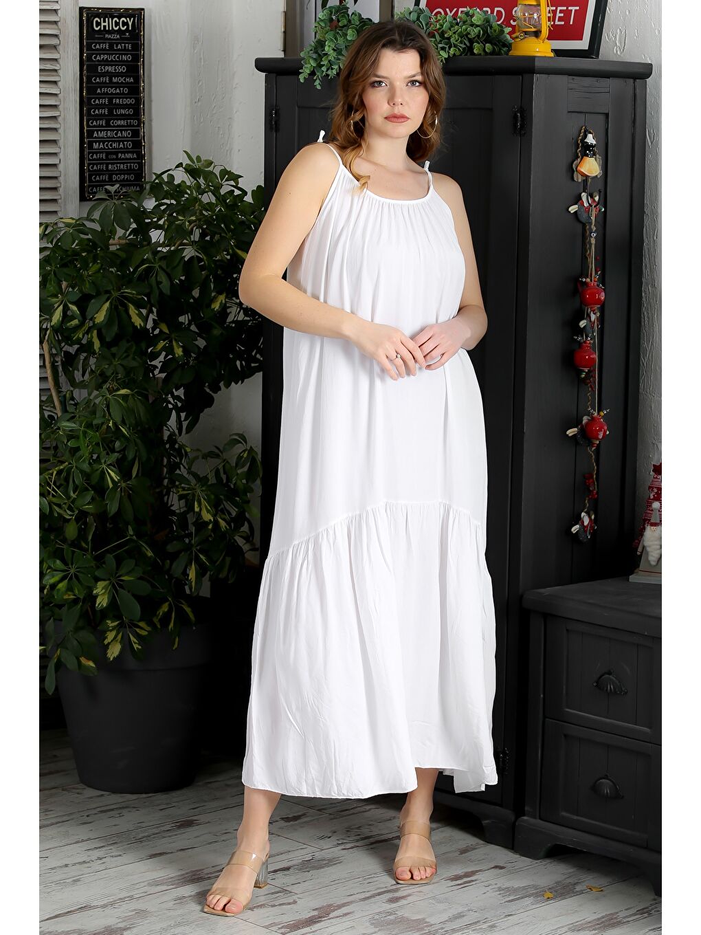 İtalyan Beyaz Askılı Etek Ucu Fırfırlı Casual Dokuma Elbise 130 62-4