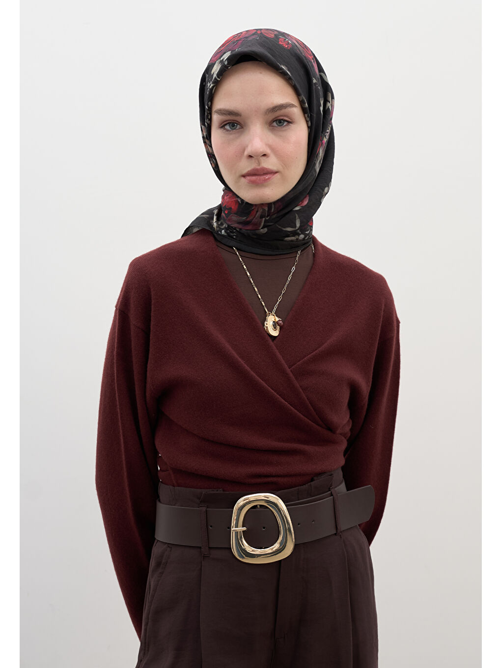 Mıdnıght Rose Desen Pamuklu Viskon Eşarp Siyah-1