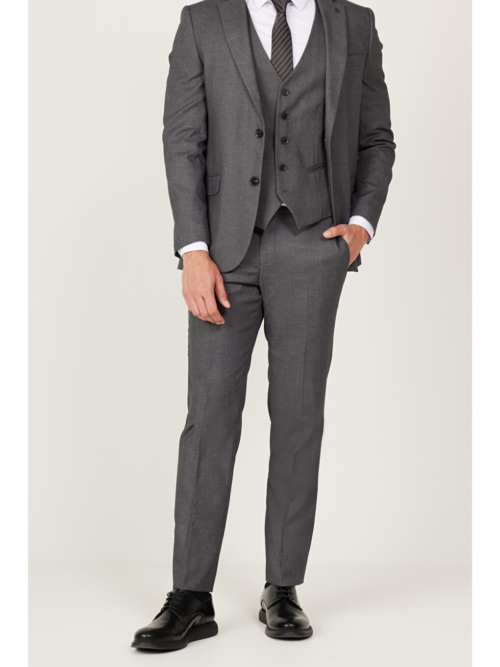 Erkek Antrasit Slim Fit Dar Kesim Mono Yaka Armürlü Yelekli Takım Elbise-4