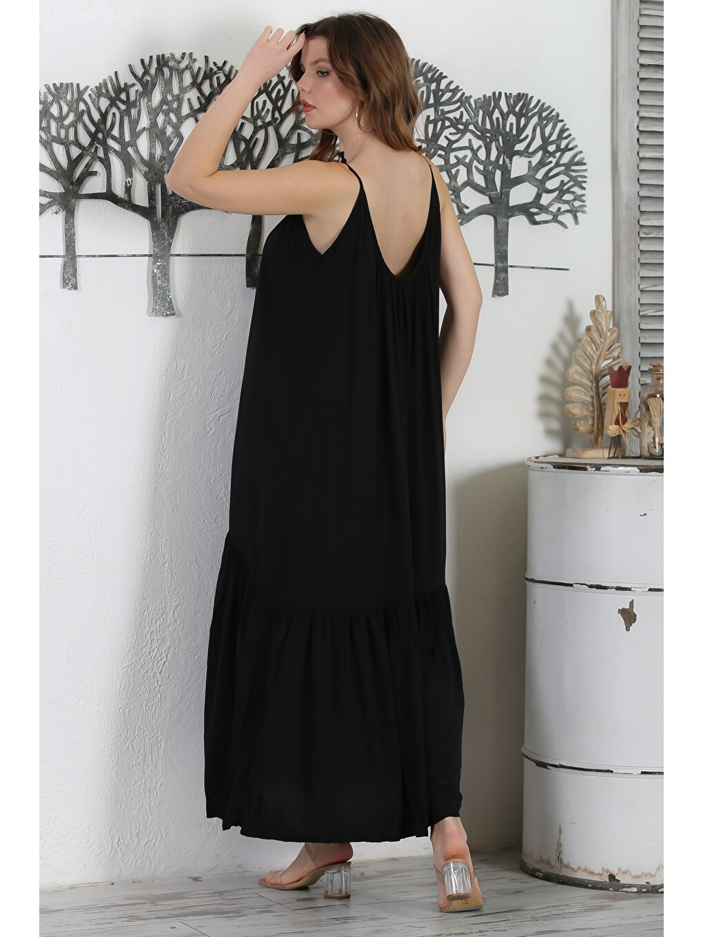 İtalyan Siyah Askılı Etek Ucu Fırfırlı Casual Dokuma Elbise 130 62-7