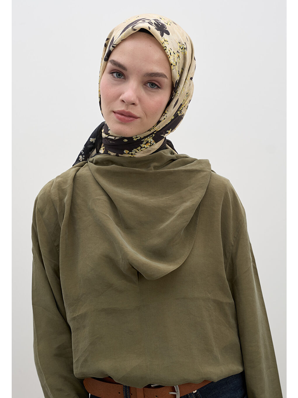 Tıny Plumerıa Desen Pamuklu Viskon Eşarp Siyah-1