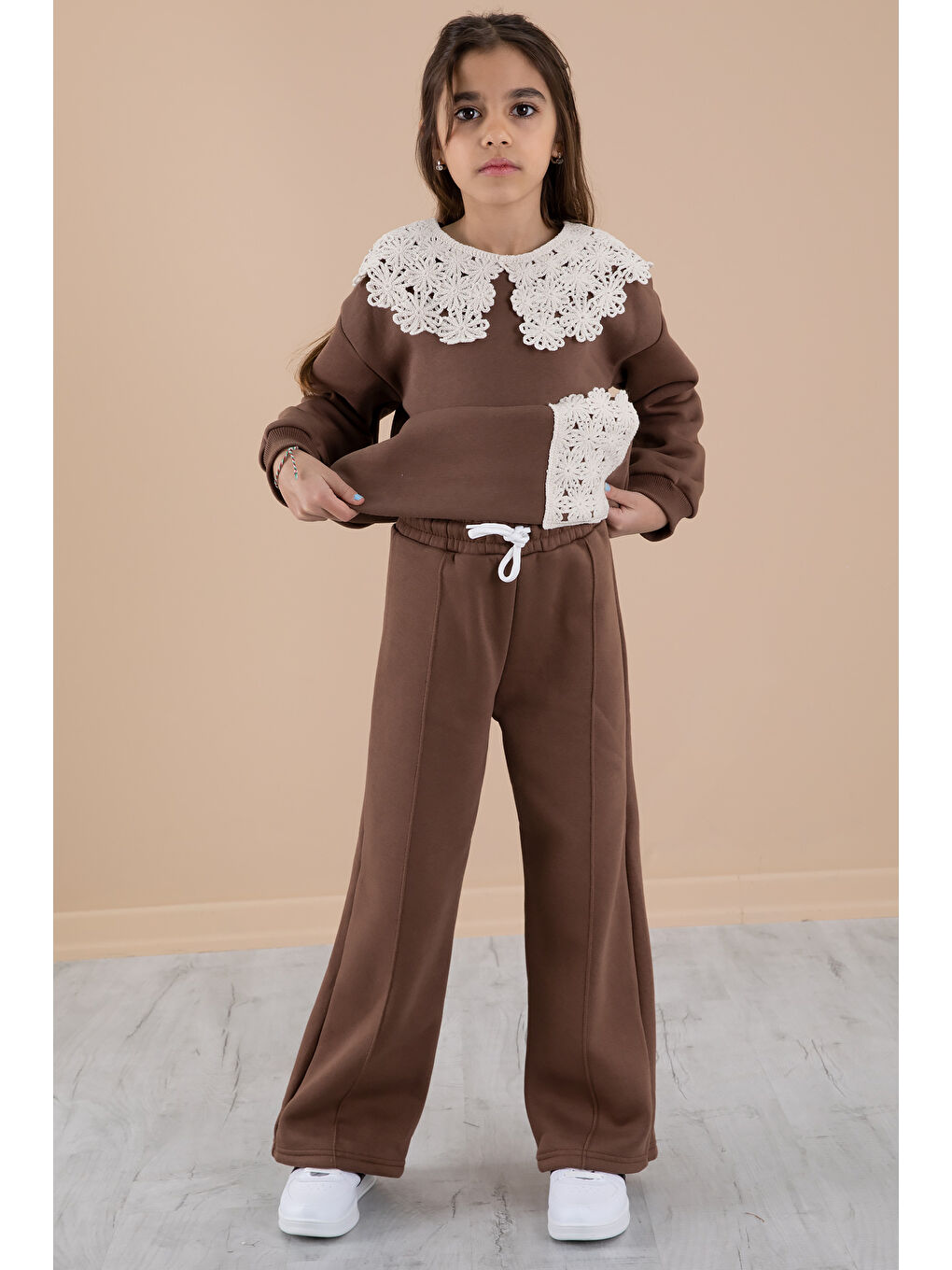 Kahverengi Açık Kahve Dantel Yakalı Şardonlu Kız Çocuk Eşofman Takımı 20252-2