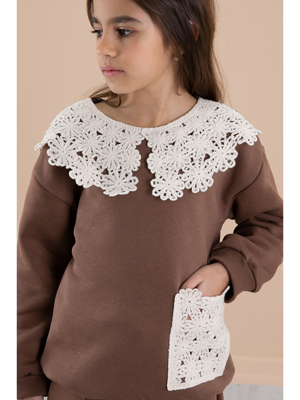 Kahverengi Açık Kahve Dantel Yakalı Şardonlu Kız Çocuk Eşofman Takımı 20252-3