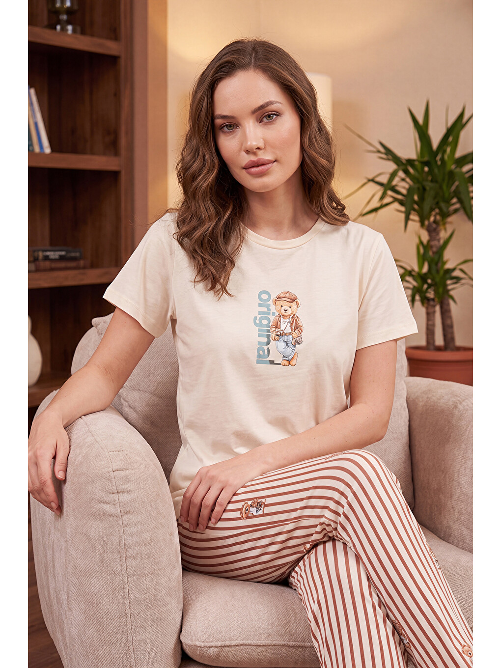 Bej Desenli Pamuklu Bisiklet Yaka Kaprili Pijama Takımı 65790787-1
