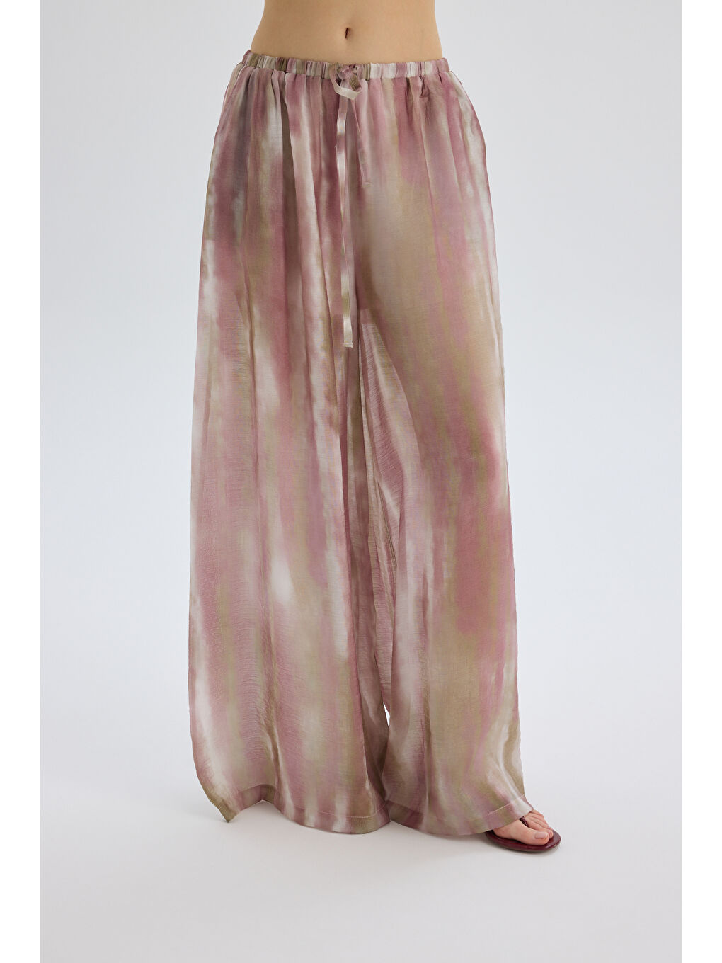 Soretta İnce Dökümlü Pembe Pantolon-2