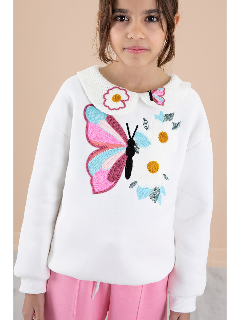 Ekru Kelebek Nakışlı Dantel Yakalı Şardonlu Kız Çocuk Eşofman Takımı 20240-1