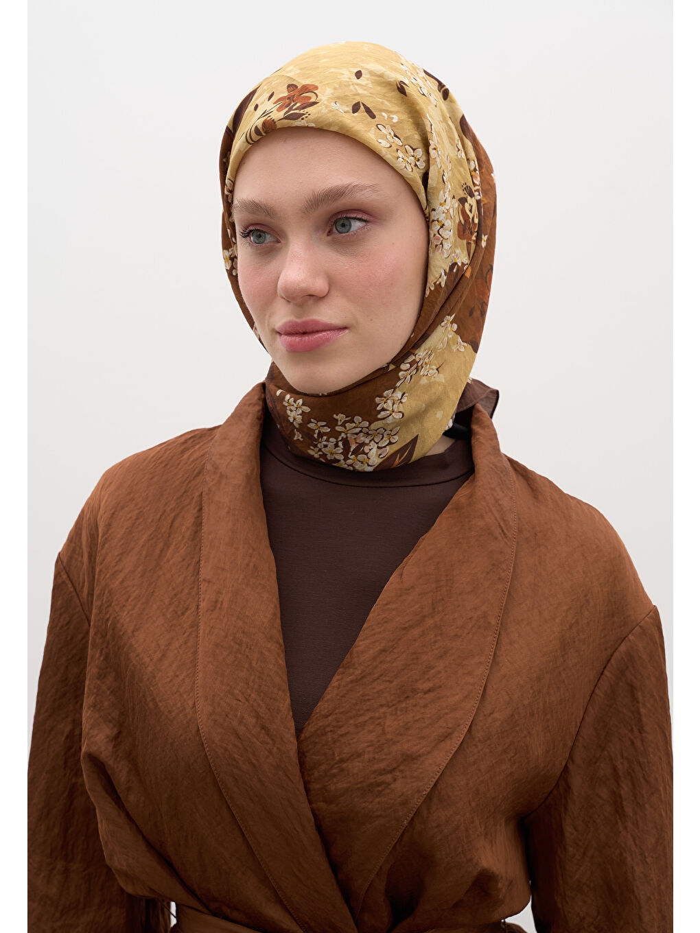 Kahverengi Tıny Plumerıa Desen Pamuklu Viskon Eşarp Kiremit-1