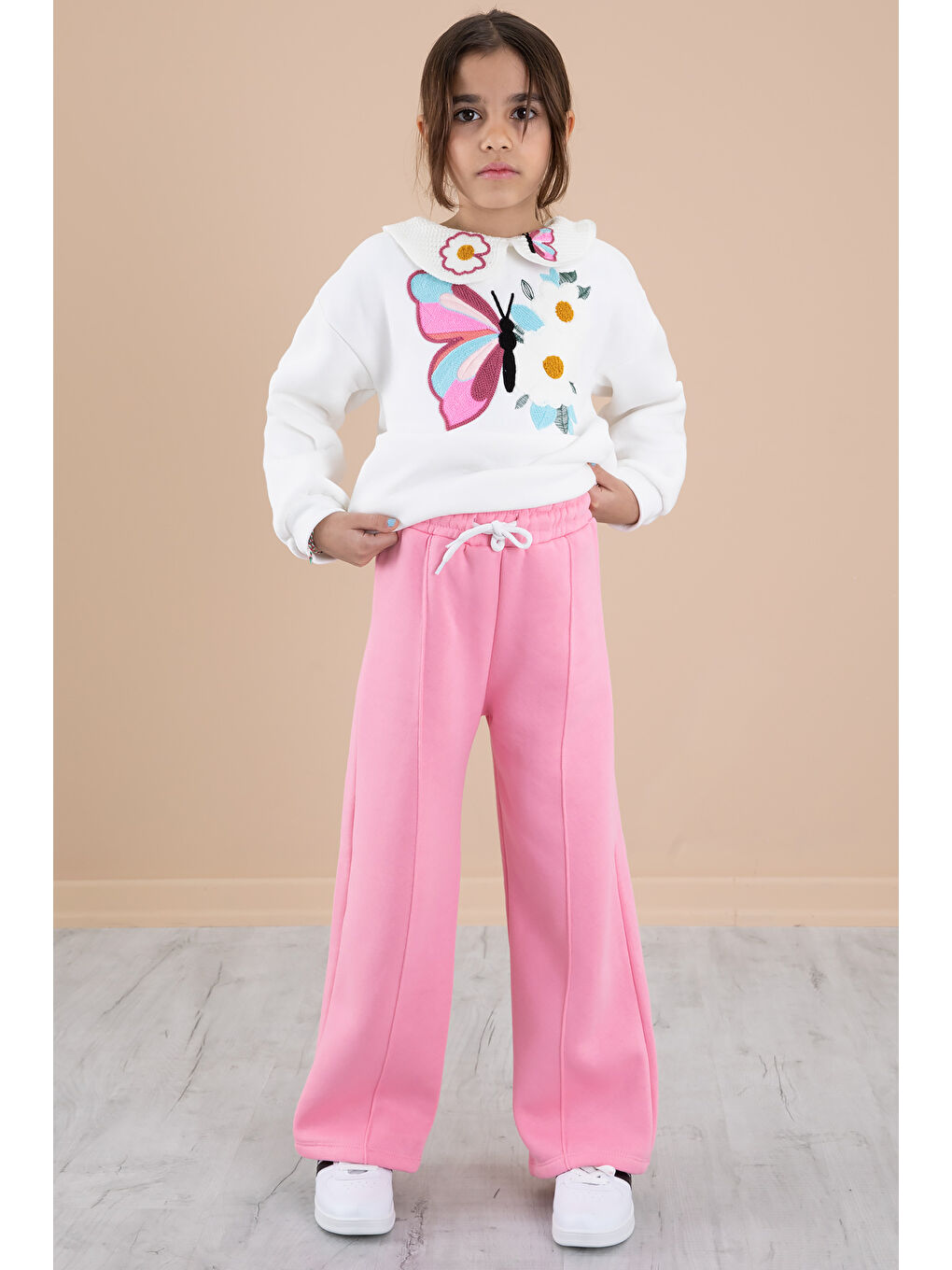 Ekru Kelebek Nakışlı Dantel Yakalı Şardonlu Kız Çocuk Eşofman Takımı 20240-2