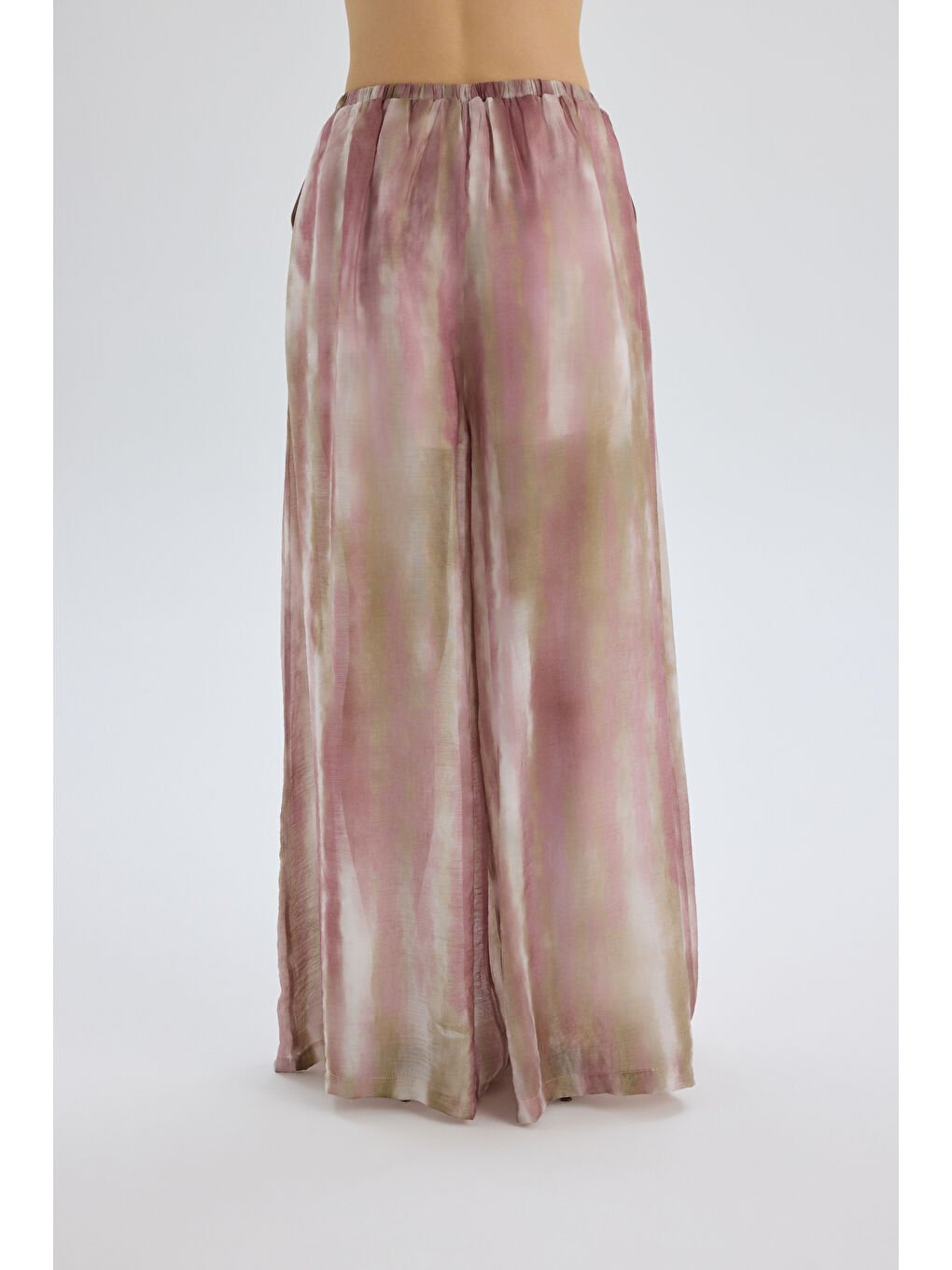 Soretta İnce Dökümlü Pembe Pantolon-4