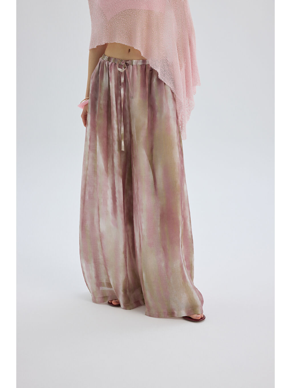 Soretta İnce Dökümlü Pembe Pantolon-5