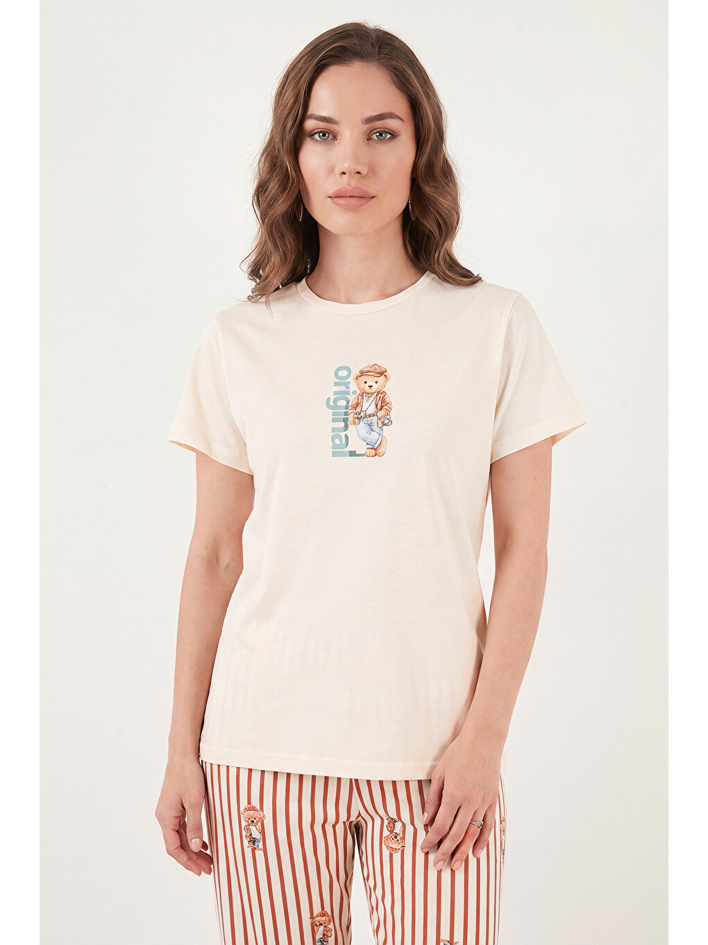Bej Desenli Pamuklu Bisiklet Yaka Kaprili Pijama Takımı 65790787-4