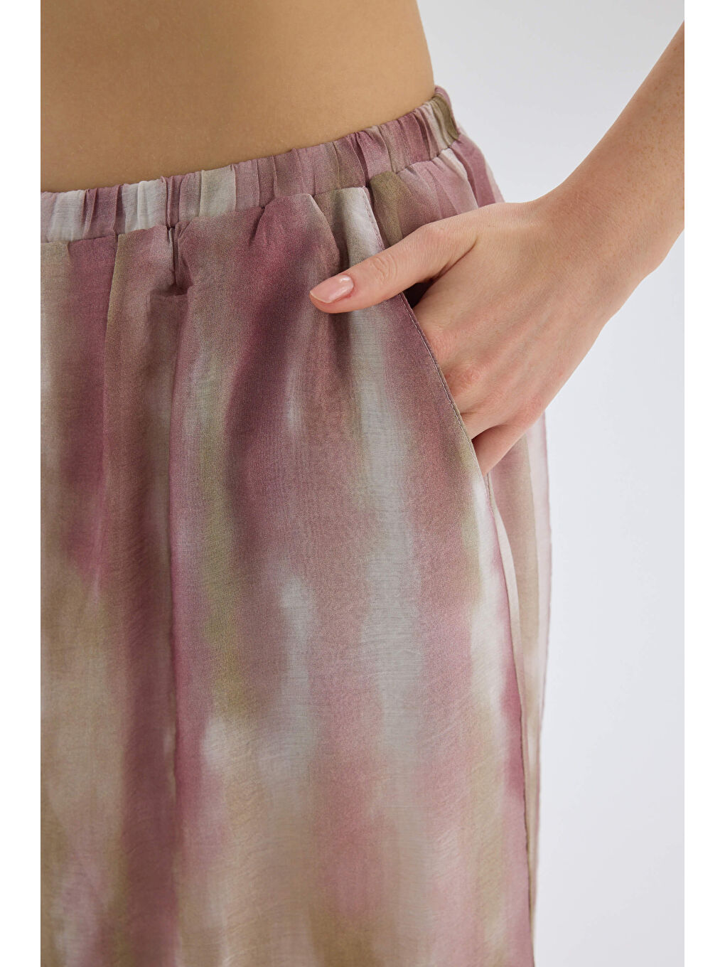 Soretta İnce Dökümlü Pembe Pantolon-7