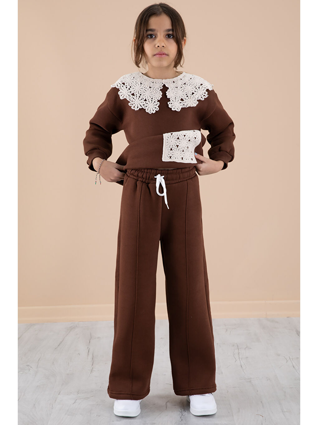 Kahverengi Dantel Yakalı Şardonlu Kız Çocuk Eşofman Takımı 20241-3