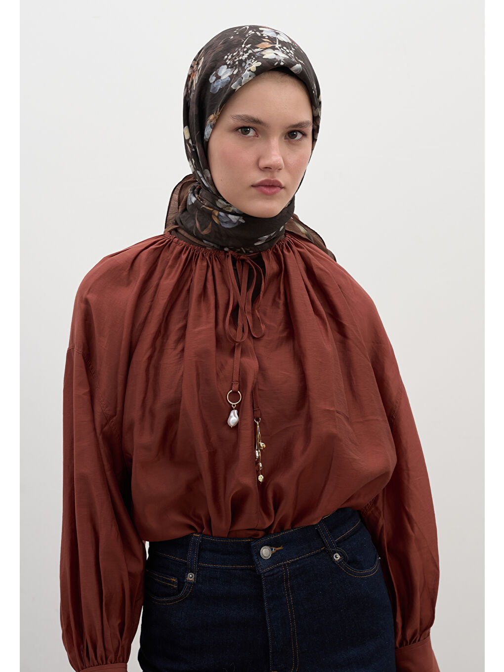 Kahverengi Mıdnıght Rose Desen Pamuklu Viskon Eşarp Çikolata Kahve-3