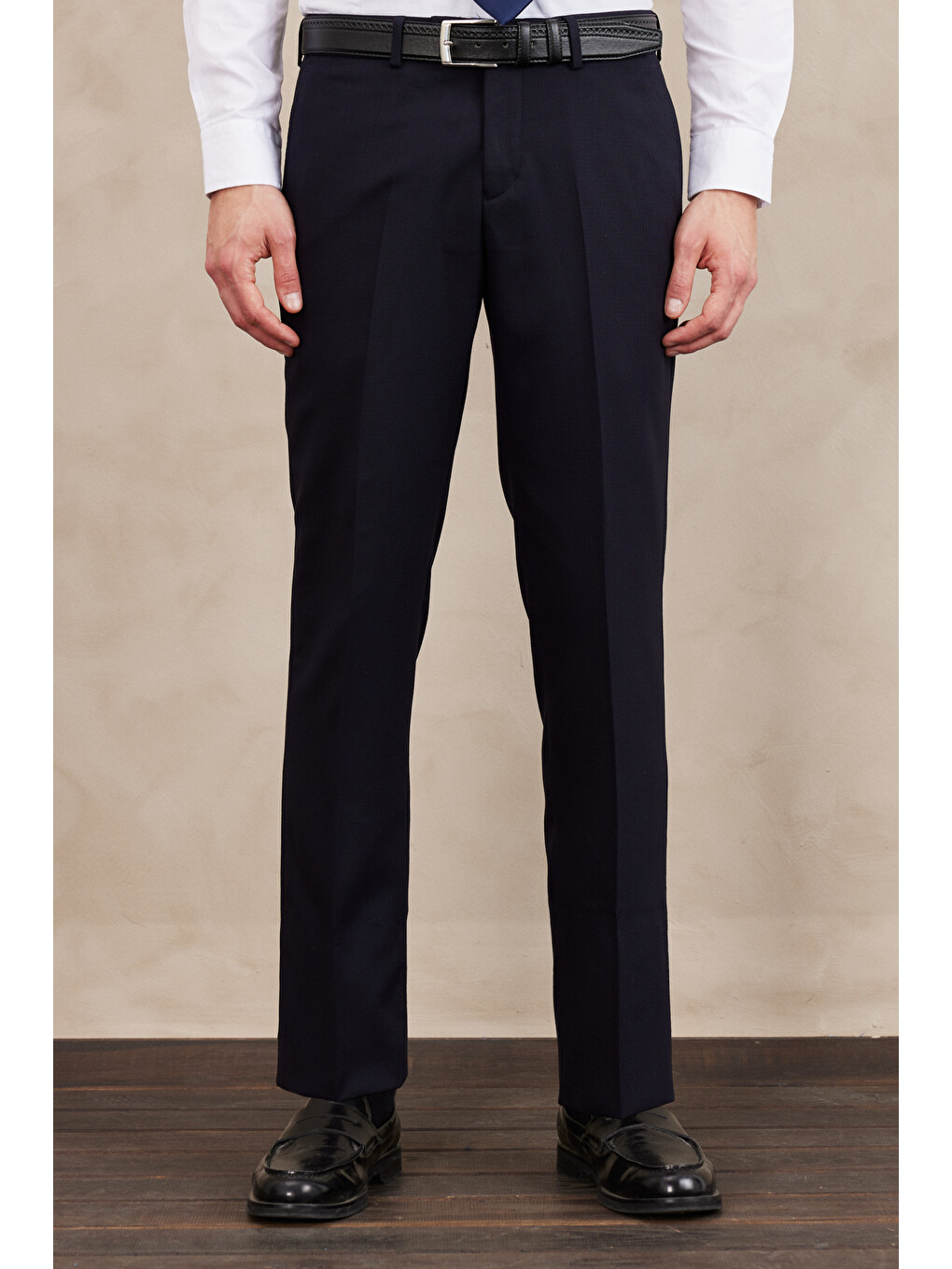 Erkek Lacivert Slim Fit Dar Kesim Kırlangıç Yaka Armürlü Takım Elbise-4