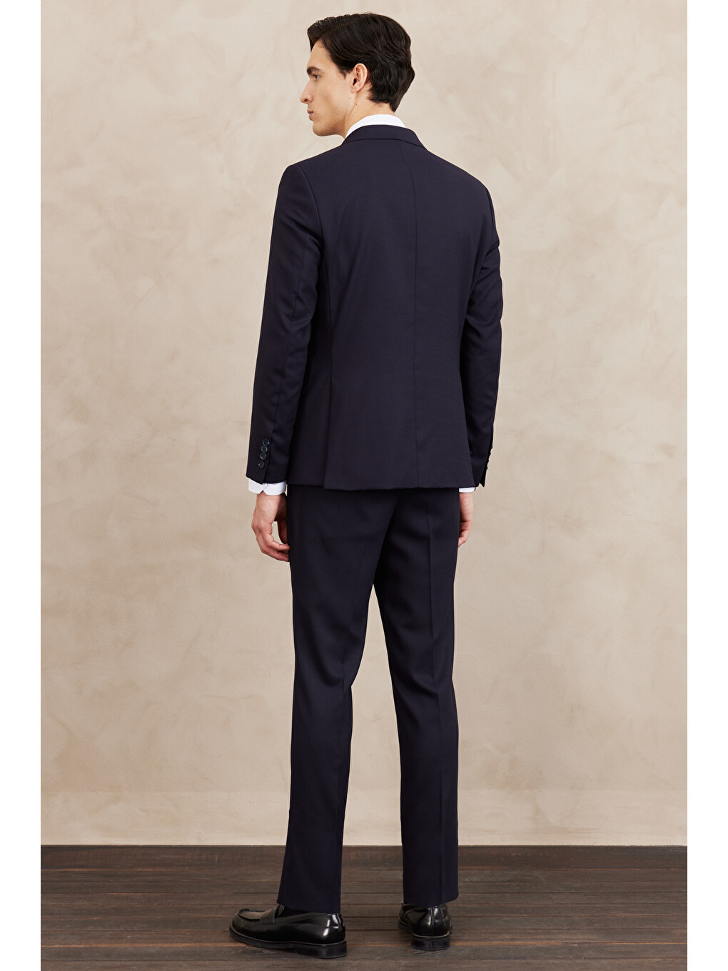 Erkek Lacivert Slim Fit Dar Kesim Kırlangıç Yaka Armürlü Takım Elbise-5