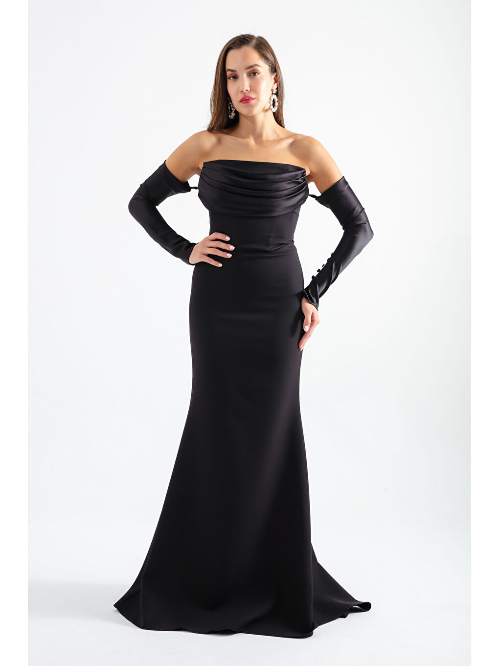 Kadın Siyah Yaka Detaylı Balık Abiye Elbise-2