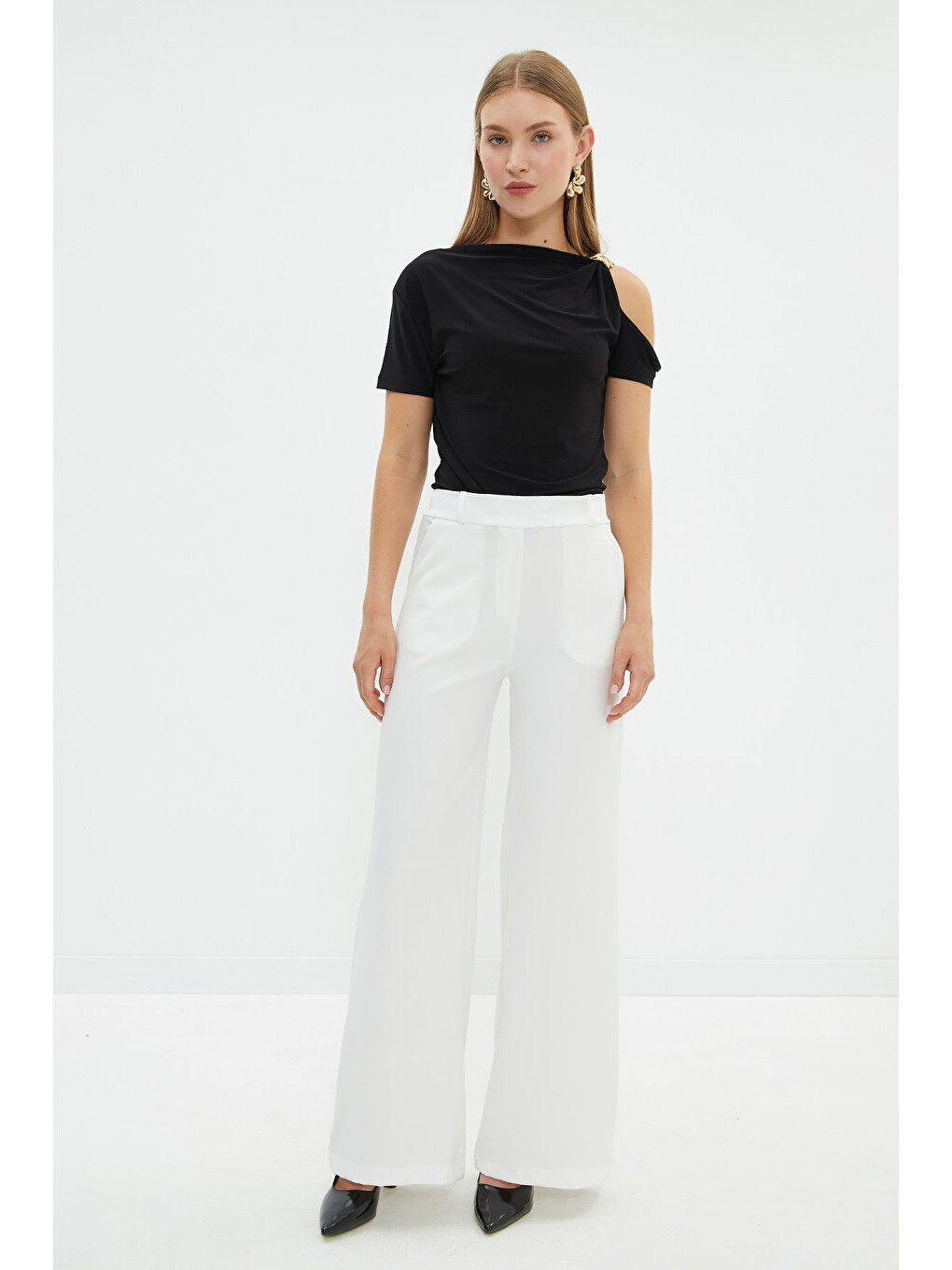 Beyaz Beli Lastikli Palazzo Kumaş Pantolon-3