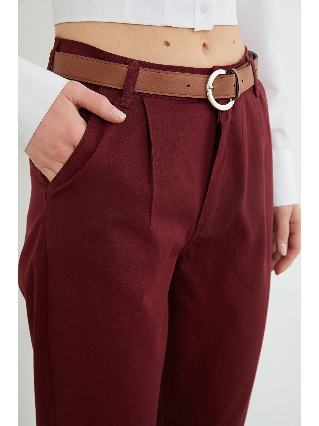 Bordo Kemer Detaylı Keten Görünümlü Pantolon-4