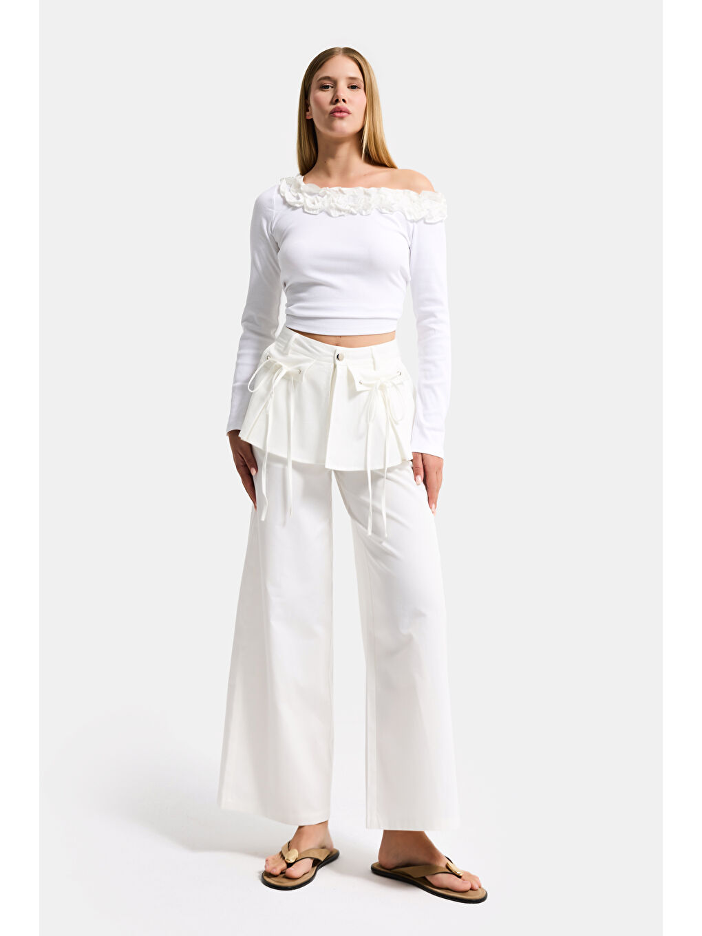 Kadın Kırık Beyaz w5 Straight Fit Bol Kesim Kemer Detaylı Özel Tasarım Pantolon-1