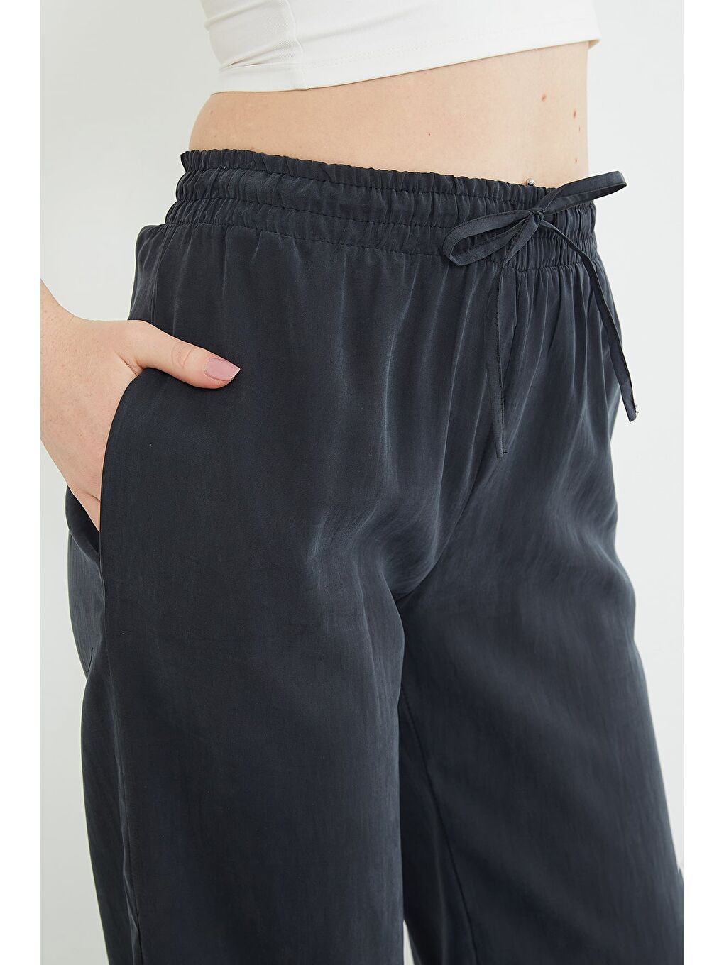 Siyah Beli Lastikli Cepli Palazzo Pantolon-4