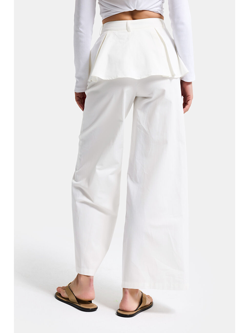 Kadın Kırık Beyaz w5 Straight Fit Bol Kesim Kemer Detaylı Özel Tasarım Pantolon-4
