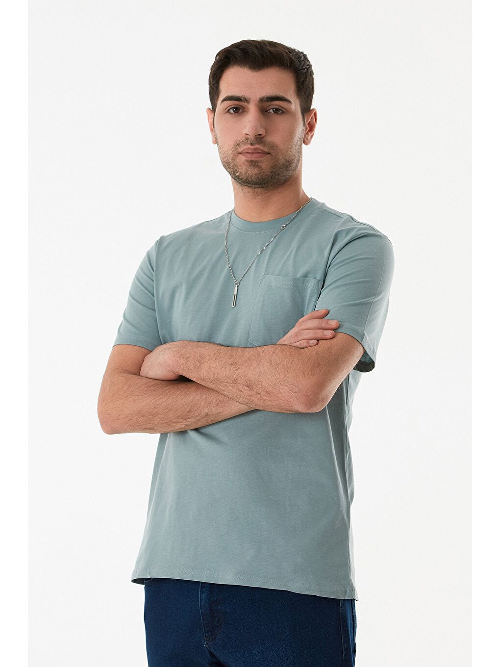 Mavi Cepli Kolye Detaylı Bisiklet Yaka Tişört-2