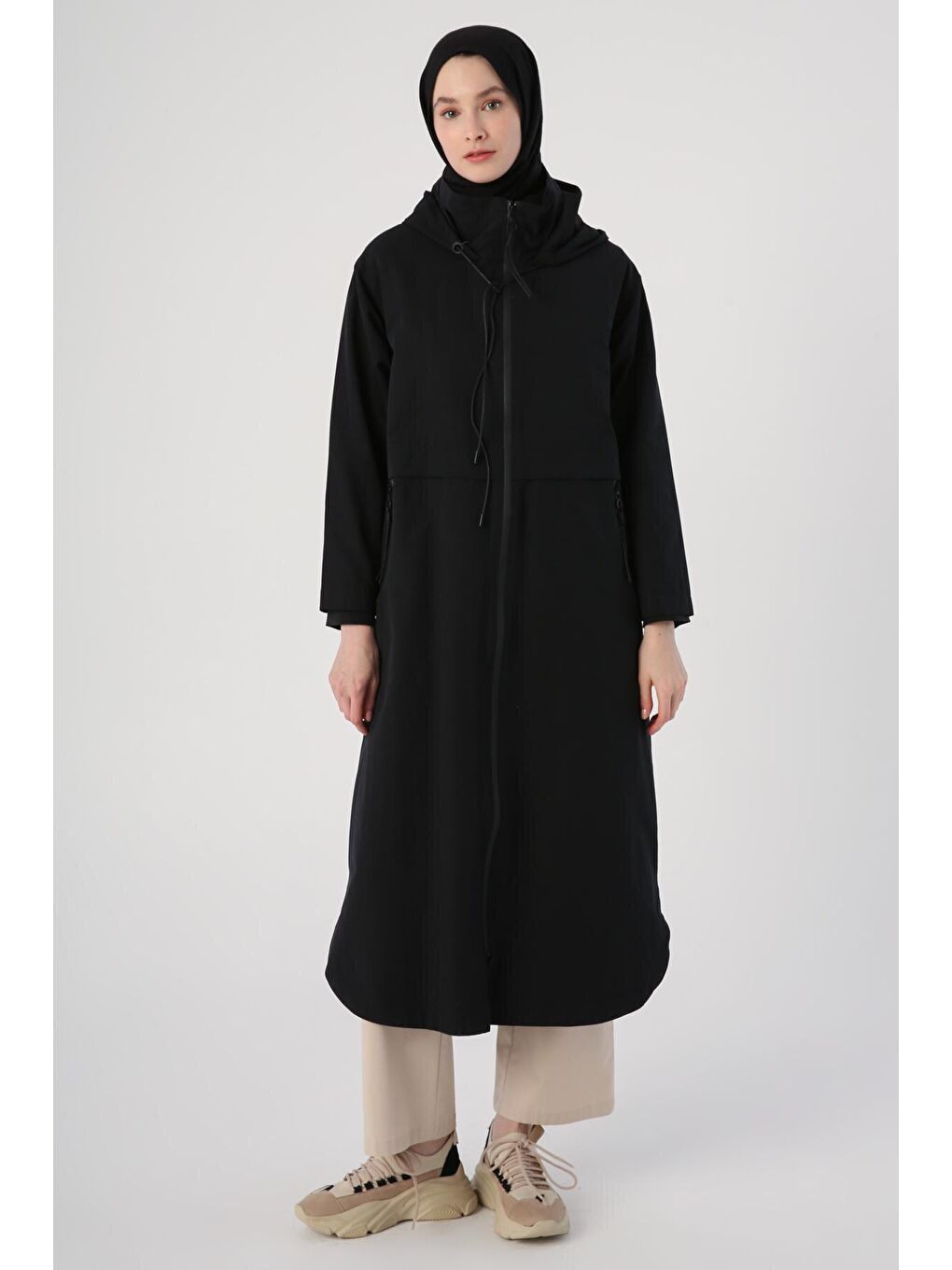 Siyah Kapüşonlu Cepli Fermuarlı Trençkot-1