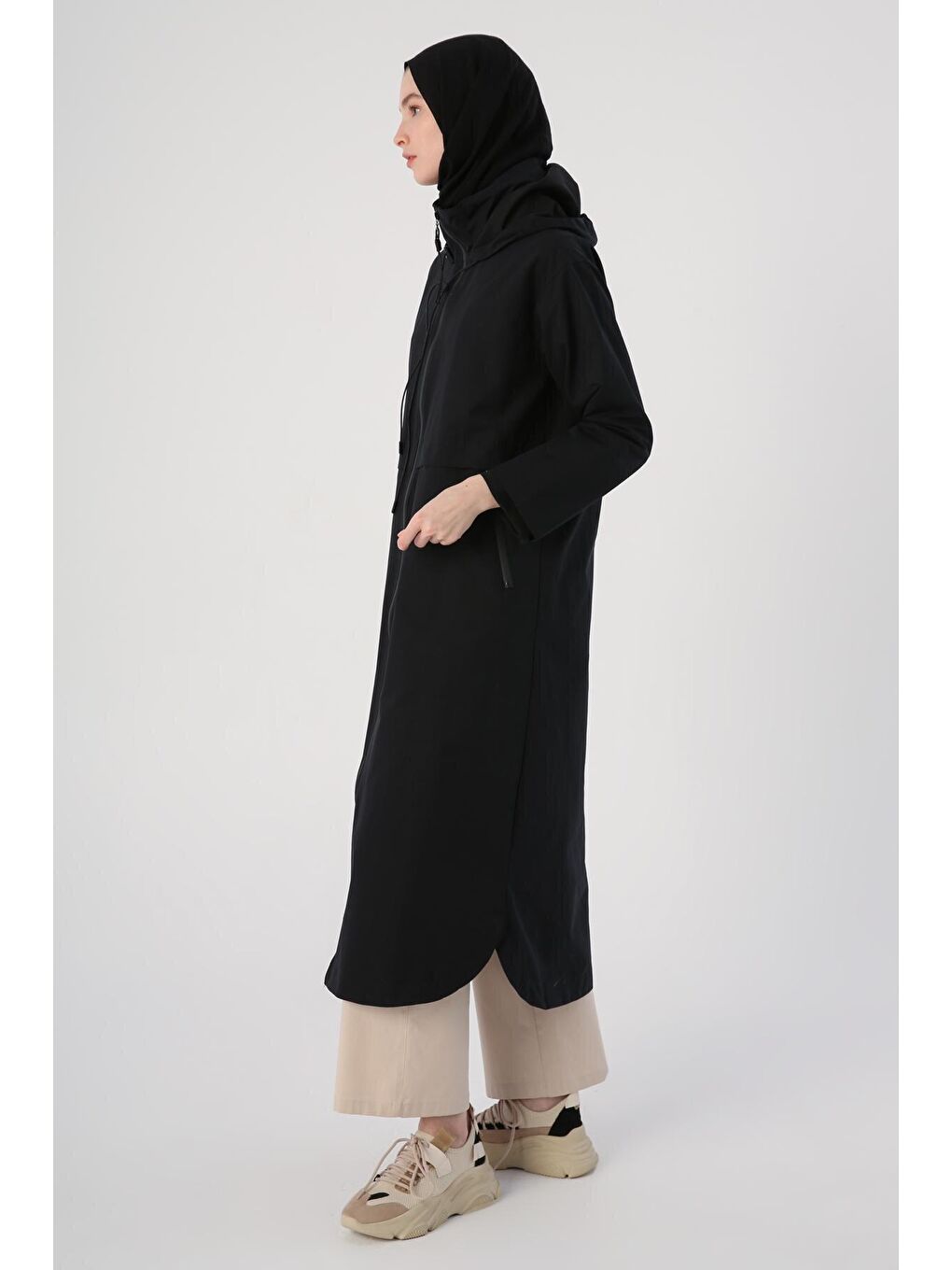 Siyah Kapüşonlu Cepli Fermuarlı Trençkot-2