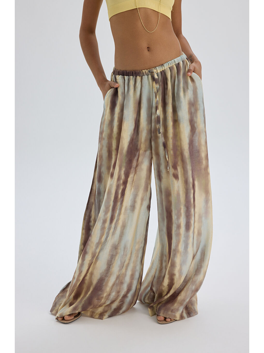 Kahverengi Soretta İnce Dökümlü Kahve Pantolon-3