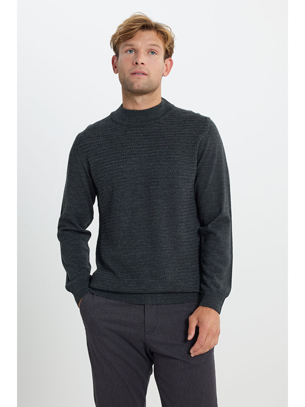 Erkek Antrasit-Melanj Yünlü Sıcak Tutan Standart Fit Yarım Balıkçı Yaka Petek Dokulu Triko Kazak
