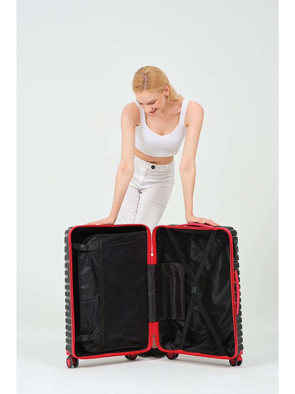 Orta Boy Siyah-Kırmızı PP Valiz-10