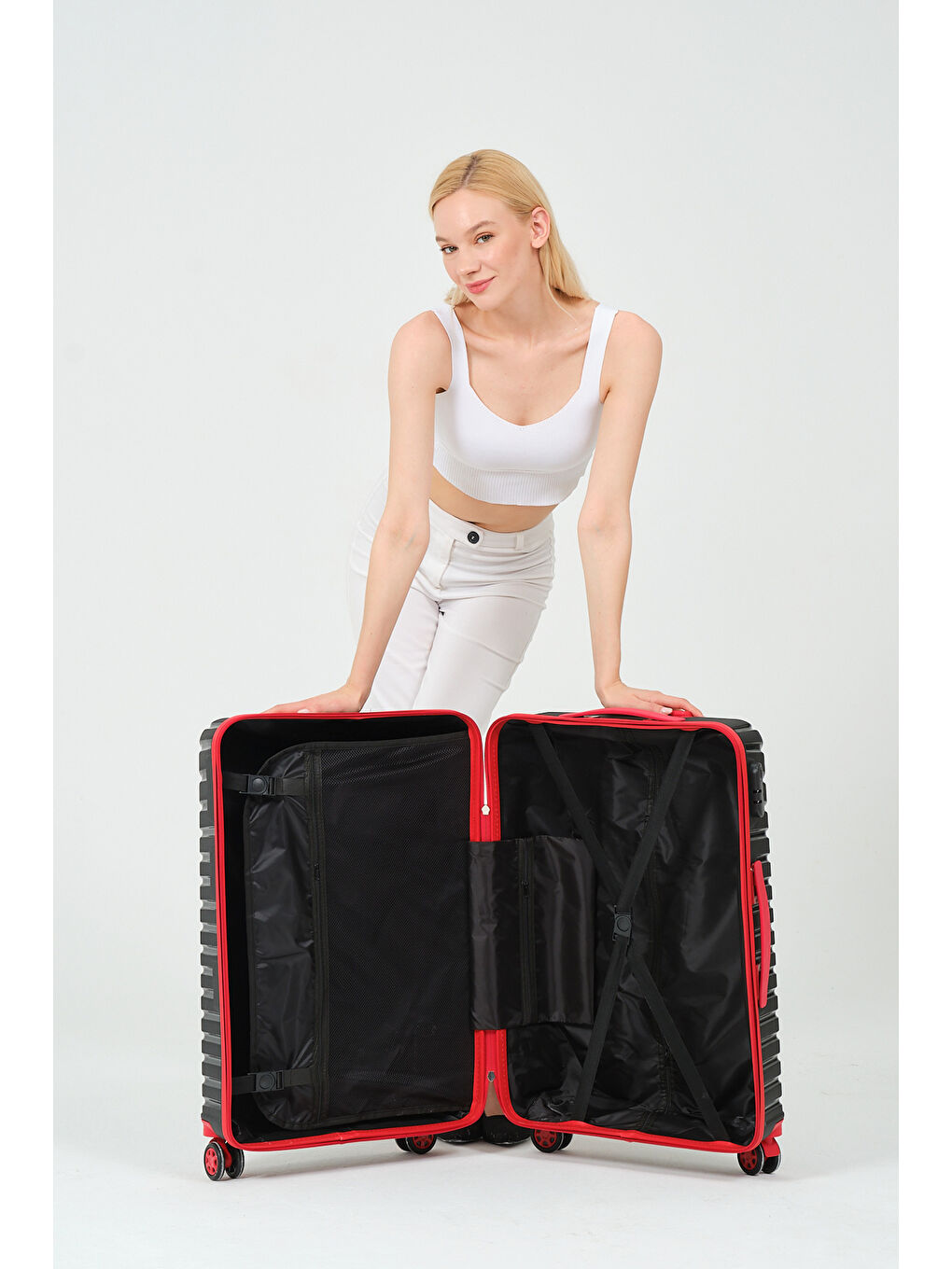 Orta Boy Siyah-Kırmızı PP Valiz-11